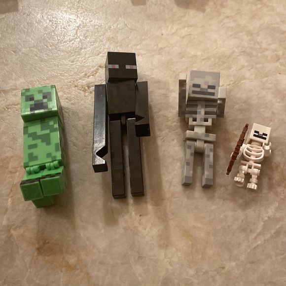 MINECRAFT character figurines with accessories. Lot of 16 assorted figures. - Picture 5 of 6